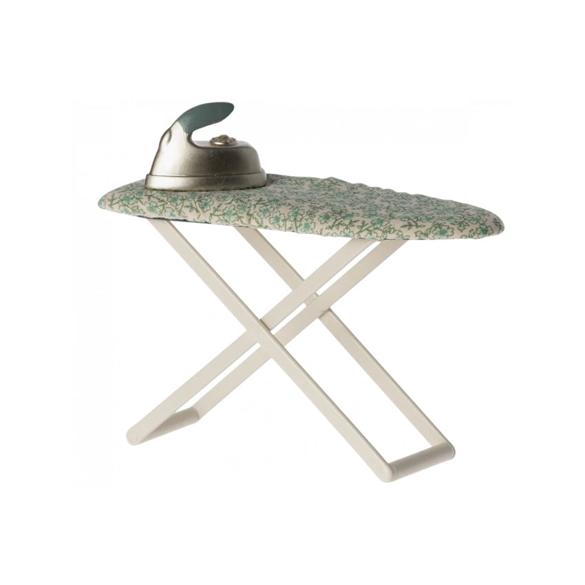 Mouse Iron and Ironing Board